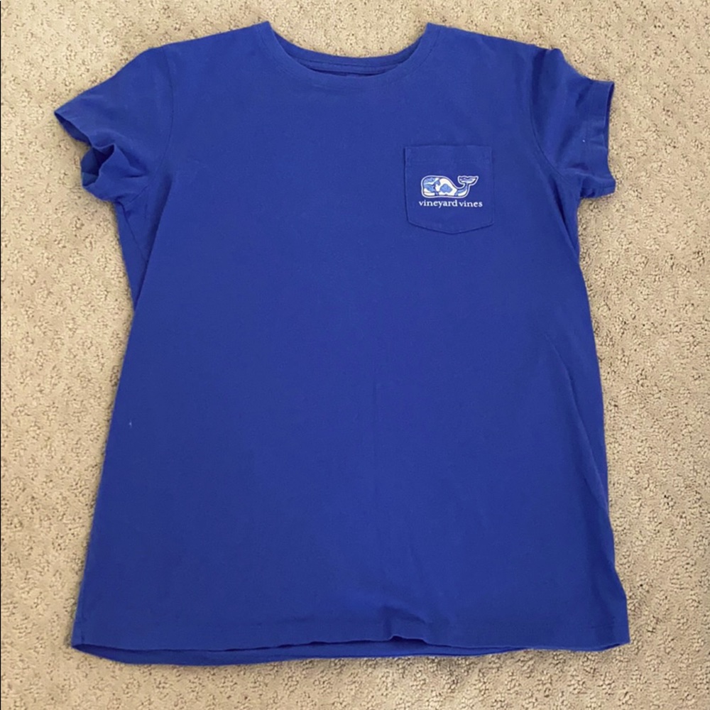 purple/blue vineyard vines tshirt